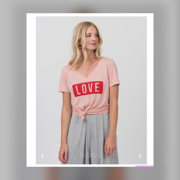 ❤️ Graphic Tee V Neck Love pink red short sleeve - Picture 2 of 6